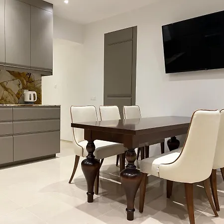 La Val, Apartment *