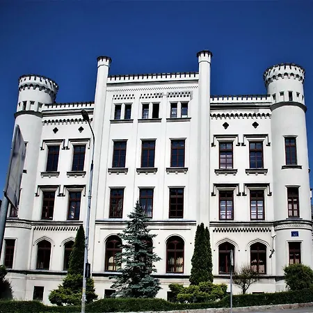 La Val, Apartment