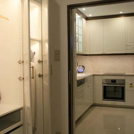 La Val, Apartment *